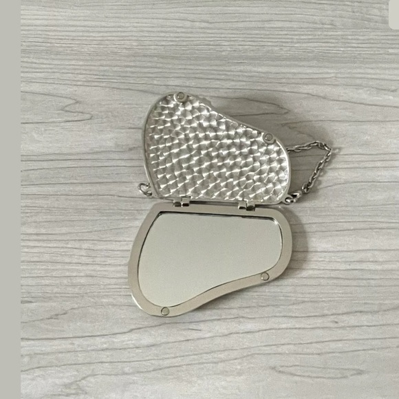 SASA Making Life Beautiful Compact Pocket Mirror - Picture 4 of 6